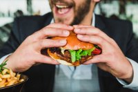 Fastfood sloopt je testosteron al binnen drie weken